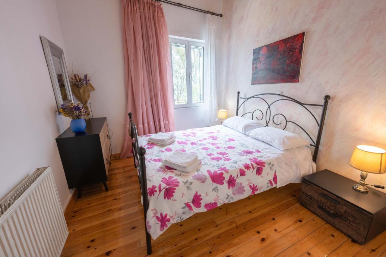 Theofanis Giannoulis Apartment *